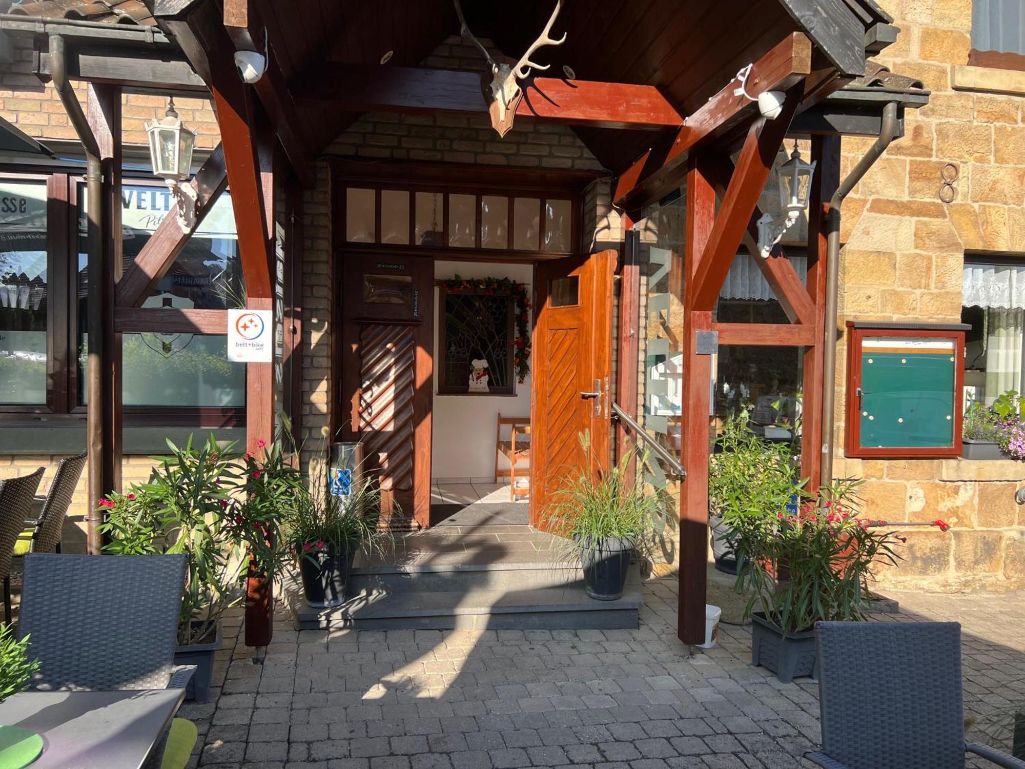 Landgasthaus Jaegerhof Bueren  Bagian luar foto